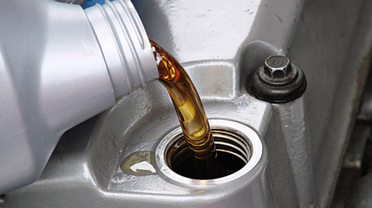 Cần phân loại dầu nhờn theo độ nhớt khi chọn mua dầu nhớt cho ô tô giá rẻ