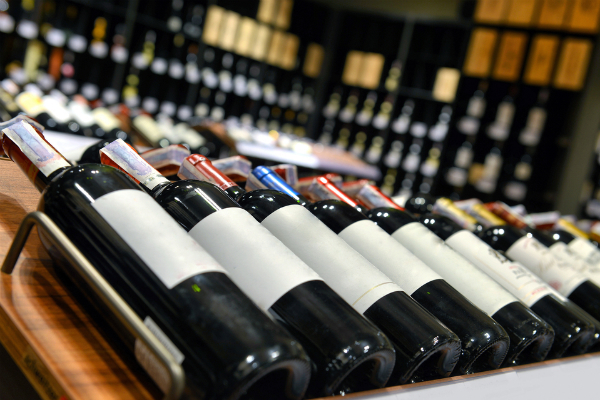 Rượu vang Pháp chứa hóa chất Phthalates gây hại cho hệ nội tiết
