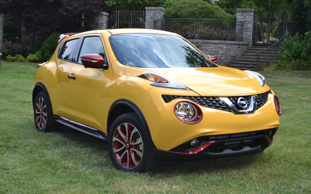 Nissan Juke 2015 kết hợp sự linh hoạt của một chiếc xe thể thao nhỏ gọn và chiếc SUV