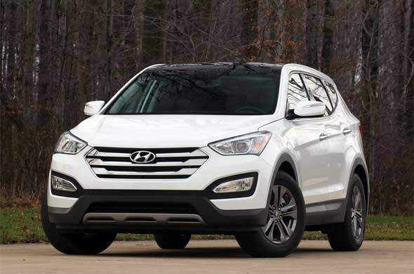 Hyundai Santa Fe 2015 có ngoại thất thay đổi ở mặt ca lăng mạ crom