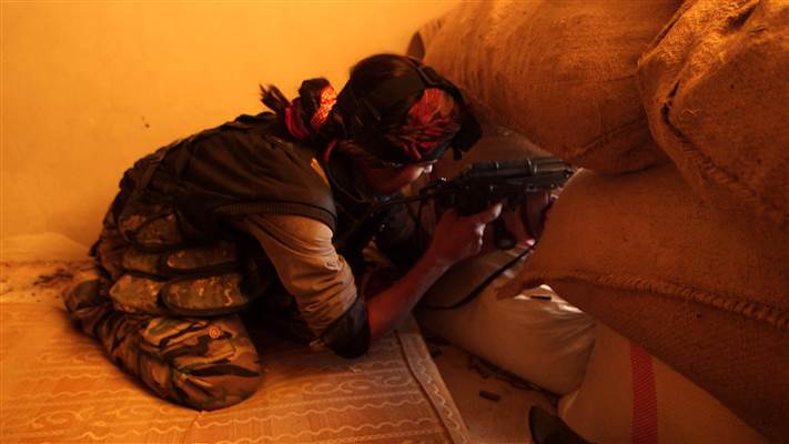 Viyan Peyman, một tay súng bắn tỉa chống lại khủng bố ISIS ở thị trấn Kobani của Syria 