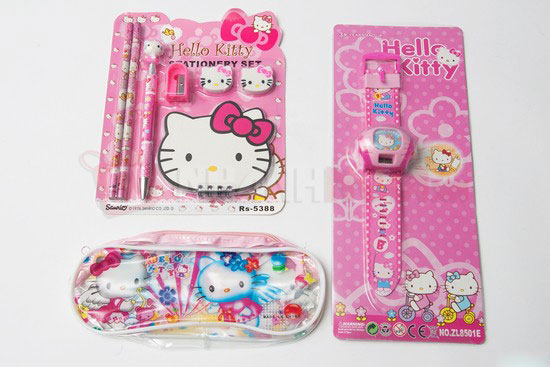 Bộ đồ dùng học tập Hello Kitty thiết kế đáng yêu, bắt mắt