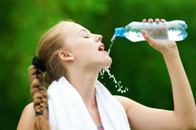 Không nên uống nhiều nước sau khi hoạt động mạnh
