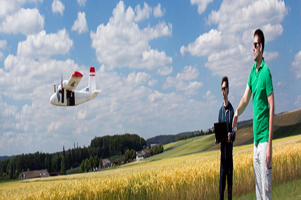 Aerobotics sử dụng máy bay điều khiển từ xa và các thuật toán để giúp nông dân theo dõi tình trạng cây trồng. Ảnh: Internet 