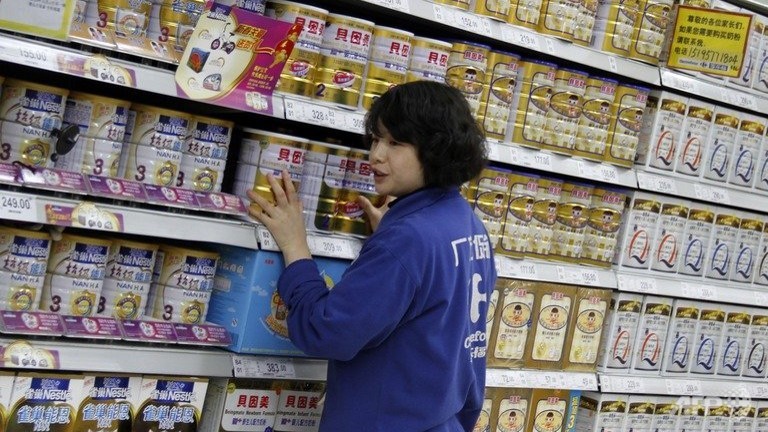 Sữa bột trẻ em không đạt tiêu chuẩn đang bị thu hồi trên thị trường Trung Quốc