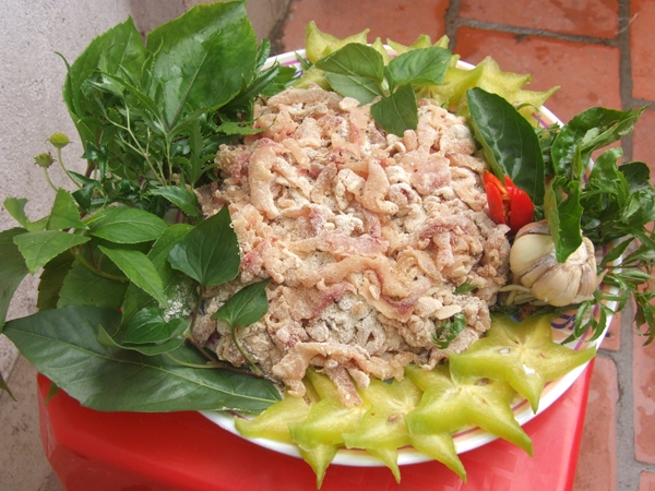 Một trong các món ăn đặc sản Ninh Bình thu hút thực khách là món gỏi cá nhệch