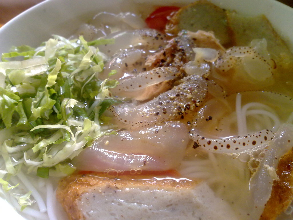 Bún sứa là món ăn đặc trưng của thành phố biển Nha Trang