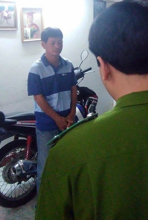 Cơ quan CSĐT Công an TPHCM tống đạt quyết định khởi tố bị can, lệnh bắt tạm giam bị can Ngô Văn Tâm trưa ngày 18-12