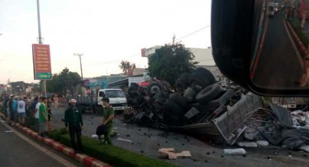 báo VOV đưa tin, vụ tai nạn khiến ít nhất 10 người tử vong tại chỗ, trong đó có lái xe và phụ xe của cả xe khách và xe tải đều tử vong, hàng chục người khác được đưa đi cấp cứu tại bệnh viện huyện Chư Sê và bệnh viện đa khoa tỉnh Gia Lai. 