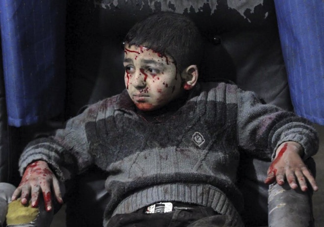 3,7 triệu trẻ em Syria được sinh ra kể từ khi cuộc nội chiến nổ ra cách đây 5 năm. Điều đó có nghĩa là cứ ba trẻ em Syria thì có một em phải tiếp xúc với bạo lực ngay từ khi ra đời. Ảnh: Reuters