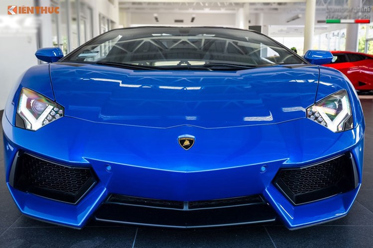 Được biết, giá bán của ''siêu bò'' Lamborghini Aventador LP700-4 sau khi áp dụng mức thuế mới tại Việt Nam rơi vào khoảng 1,53 triệu USD (tương đương 33,8 tỷ đồng). Ảnh: báo Kiến thức