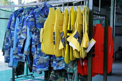 Những bộ quân phục đã được chuẩn bị sẵn cho các NTK của chương trình