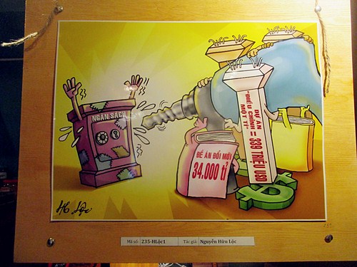 Độc đáo tranh biếm họa “Đâm mấy thằng gian bút chẳng tà”