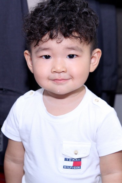 Tên ở nhà của bé là Kid (tên thật Nguyễn Minh Khang)