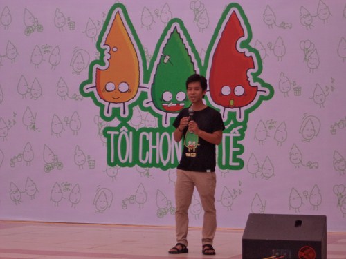 Hoàng Đức Minh – trưởng ban tổ chức hoạt động “Tử tế là” nhấn mạnh về thông điệp chương trình: “Tuần tử tế không mong muốn sẽ thay đổi được hành vi của tất cả mọi người như ít nhiều sẽ có tác động đối với những ai muốn thay đổi, những ai còn tin rằng cuộc sống này vẫn còn sự tử tế và luôn mong muốn tìm kiếm nó”.