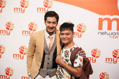 Stylist Trịnh Tú Trung cũng nhận được lời mời từ ban tổ chức để tham gia vào sự kiện và gặp gỡ hai anh chàng diễn viên điển trai này.  	