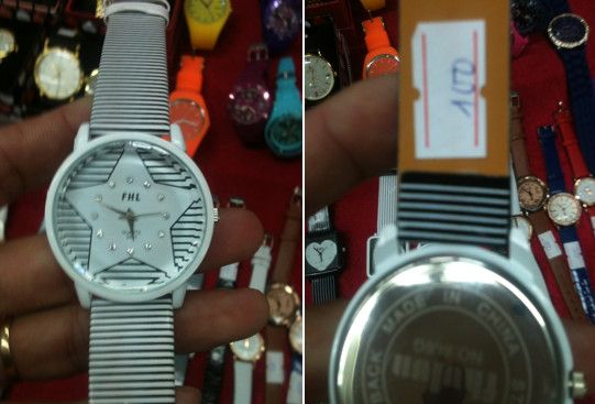 Theo một số thợ sửa đồng hồ có kinh nghiệm, đồng hồ giá rẻ Trung Quốc thường có chất lượng rất kém. Chất liệu sử dụng làm đồng hồ là hỗn hợp kim loại có độ bền thấp được mạ một lớp kim loại bóng nên bề ngoài nhìn rất bắt mắt. 