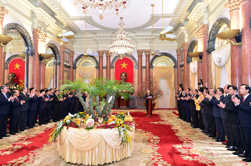 Buổi gặp mặt có các đồng chí lãnh đạo và nguyên lãnh đạo Đảng, Nhà nước, Mặt trận Tổ quốc Việt Nam, cán bộ lãnh đạo của các cơ quan Trung ương và Hà Nội. Buổi gặp mặt có các đồng chí lãnh đạo và nguyên lãnh đạo Đảng, Nhà nước, Mặt trận Tổ quốc Việt Nam, cán bộ lãnh đạo của các cơ quan Trung ương và Hà Nội.
