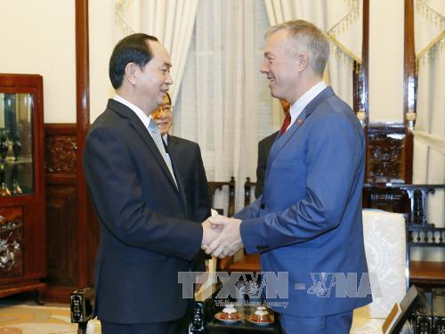  Chủ tịch nước Trần Đại Quang tiếp ngài Ted Osius, Đại sứ đặc mệnh toàn quyền Hợp chúng quốc Hoa Kỳ tại Việt Nam. Ảnh: TTXVN