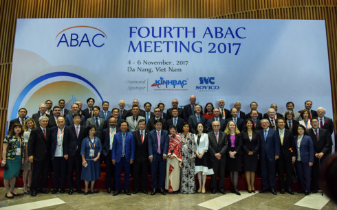  Đối thoại giữa các nhà lãnh đạo kinh tế APEC với Hội đồng Tư vấn doanh nghiệp APEC (ABAC) lần thứ 4. Ảnh: VOV
