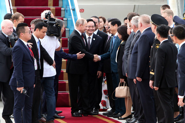  Tổng thống Nga đã đến Đà Nẵng vào sáng nay. Dự kiến, Tổng thống Mỹ và Chủ tịch nước Trung Quốc sẽ đến Việt Nam dự APEC 2017 vào trưa hôm nay. Ảnh: Dân trí