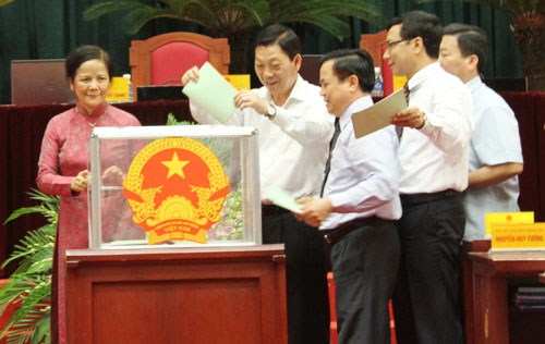 bỏ phiếu tín nhiệm, cách chức, từ chức, cán bộ quy hoạch, Thành ủy Hà Nội, Bộ Chính trị