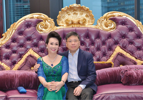 Nhiều người cho rằng, để mua được biệt thự 700 tỷ, Chu Duyệt Phấn đã có sự hỗ trợ rất nhiều từ mẹ. Tuy nhiên, nhìn bảng thành tích của Duyệt Phấn, nhiều người cho rằng thành công này đến từ nỗ lực của chính bản thân cô gái trẻ.