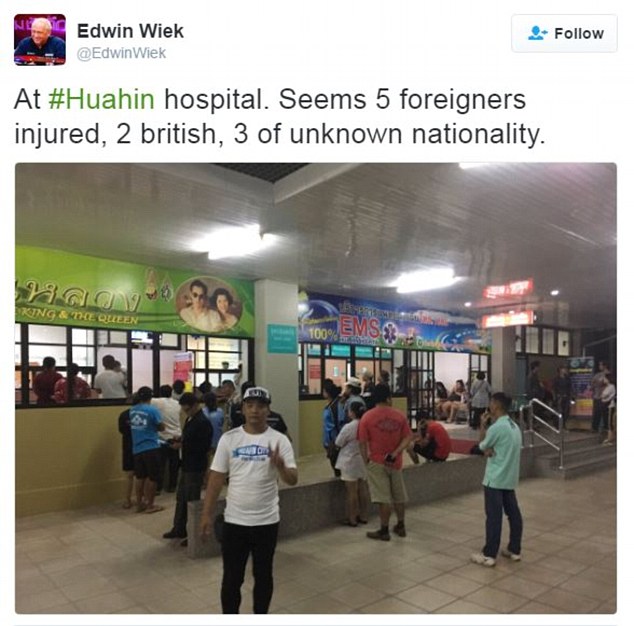 Một người dùng Twitter chia sẻ có 5 nạn nhân bị thương sau vụ đánh bom được chuyển đến một bệnh viện địa phương ở Thái Lan. Trong đó có 2 nữ du khách người Anh, 3 người còn lại chưa rõ quốc tịch. Ảnh Twitter