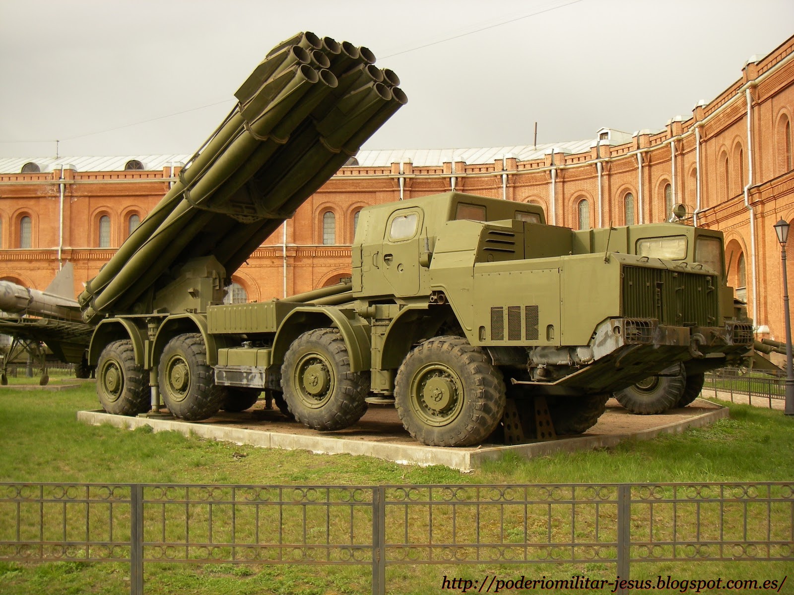 Các hệ thống rocket phóng loạt gốc Nga này đã giành được sự thừa nhận không chỉ trong quân đội Trung Quốc mà cả trê thị trường quốc tế. Năm 2013-2014, Trung Quốc đã bán mấy chục hệ thống rocket phóng loạt có tên xuất khẩu là AR-2 cho Sudan và Morocco.