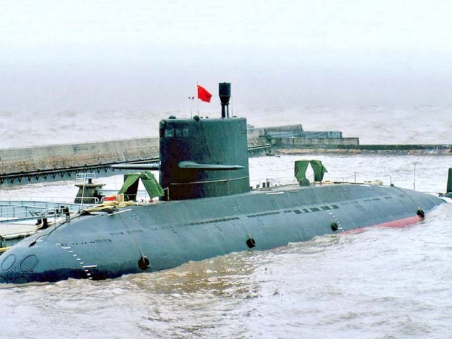 Các chuyên gia đã chú ý đến việc tàu ngầm mới của Trung Quốc với mật danh Type-041 có các đặc tính giống với tàu ngầm Nga. Trung Quốc đã đóng tổng cộng gần 10 tàu ngầm này. 