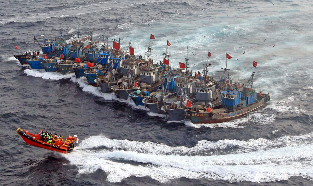 Tàu cá Trung Quốc thường xuyên có hành vi đánh bắt trái phép bất chấp tình hình Biển Đông ngày càng căng thẳng