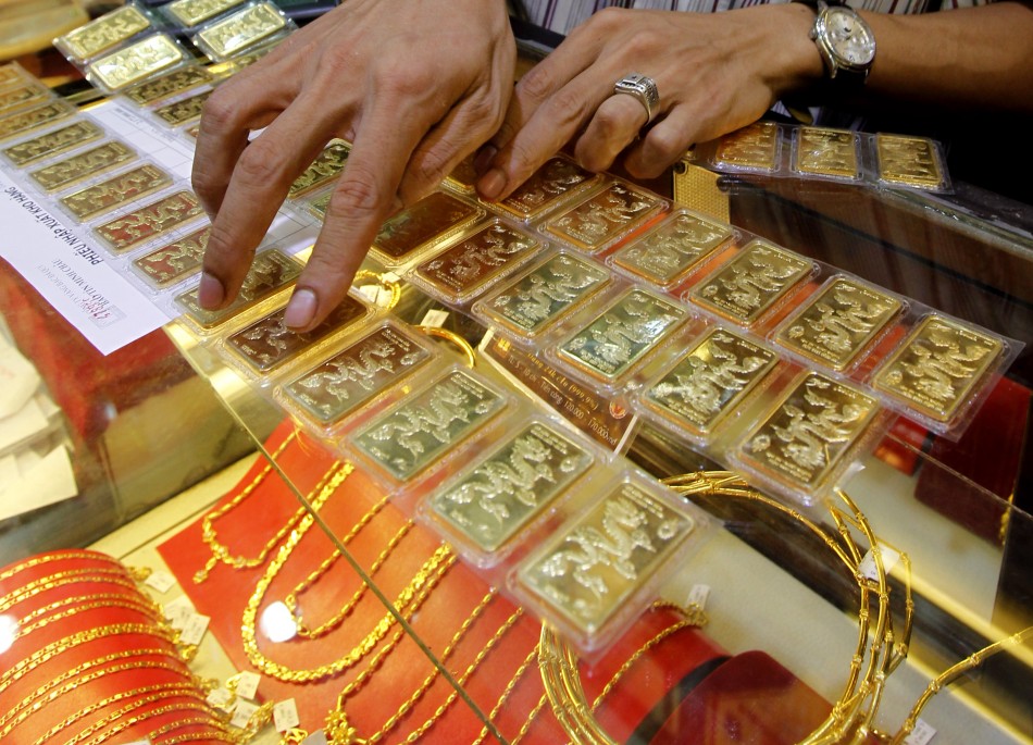 Giá vàng thế giới đang lao dốc kéo theo giá vàng SJC trong nước giảm