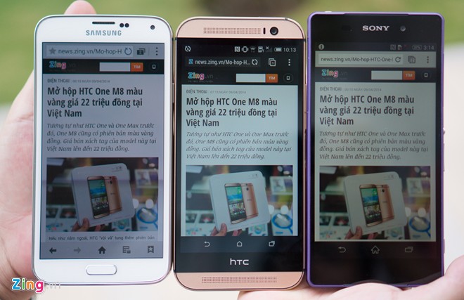 HTC One M8 tỏ ra nổi trội nhất khi hiển thị ngoài trời, khi cả ba đều đã được chỉnh cường độ sáng lên cao nhất. Đây là 3 model sắp được bán chính hãng tại Việt Nam, trong khi trên thị trường xách tay, các phiên bản này đều đã có mặt. Tham khảo tại cửa hàng Vĩnh Phát (TP.HCM), mức giá dành cho các bản xách tay Galaxy S5 là 14,4 triệu đồng, HTC One M8 là 16,1 đến hơn 19 triệu đồng tùy màu sắc, và Xperia Z2 là 18,5 triệu đồng.