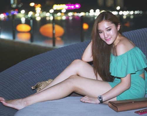 Hiện tại Nichabul đang theo học ngành Kinh tế tại ĐH Chulalongkorn. Cô cũng là gương mặt sáng giá trên các sàn diễn thời trang của Thái.