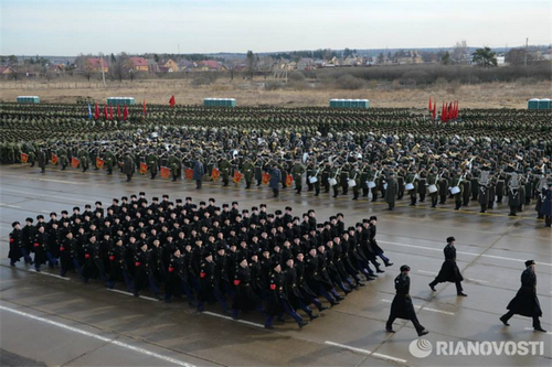 Các binh sỹ Nga tham gia duyệt binh.