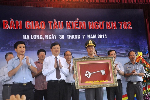 Ngày 30/7, tại Quảng Ninh, Công ty TNHH MTV đóng tàu Hạ Long đã tổ chức bàn giao tàu kiểm ngư KN-782 cho lực lượng kiểm ngư Việt Nam.