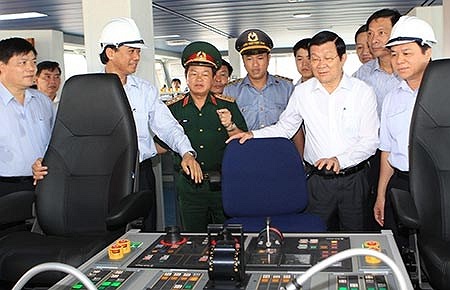 Trước đó, ngày 27/7, Chủ tịch nước Trương Tấn Sang đã cùng lãnh đạo các bộ, ngành trung ương tới thăm tàu KN 782 và nói chuyện với cán bộ, công nhân Công ty TNHH Đóng tàu Hạ Long.