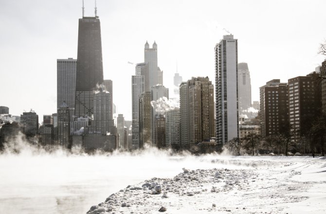 Hơi nước bốc lên từ hồ Michigan trong thời điểm nhiệt độ tại thành phố Chicago giao động từ -18 đến -43 độ. 