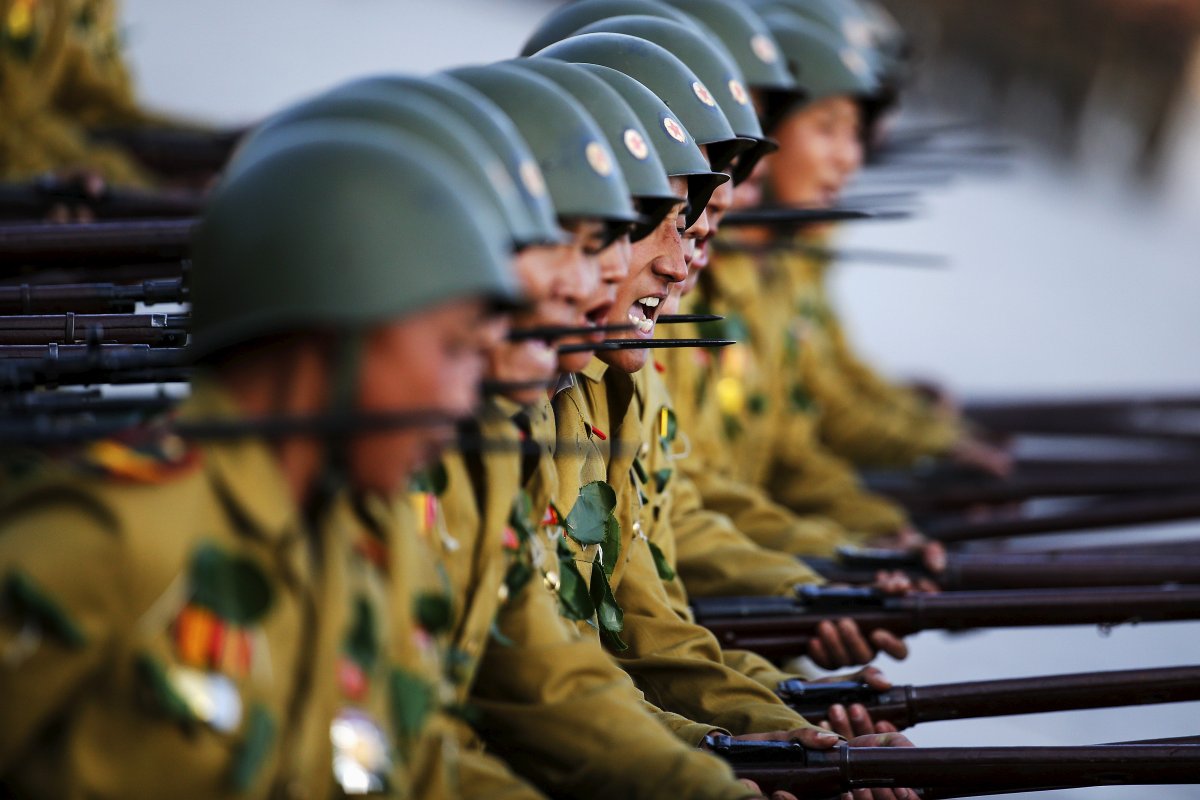 Hiện nay, Quân đội Nhân dân Triều Tiên có khoảng trên 1,2 triệu binh sĩ chính quy, và 7,7 triệu lính dự bị. 