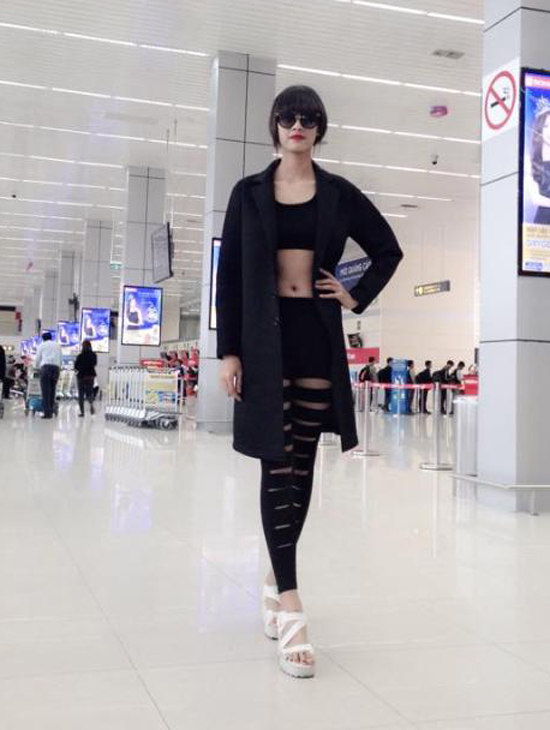 Nguyễn Oanh, sau khi giành ngôi quán quân Vietnam’s Next Top Model 2014 đã không ngừng chứng tỏ sự tiến bộ của mình. Nhưng mới đây cô lại thất bại thảm hại với sự kết hợp trang phục không giống ai cùng gương mặt ma nơ canh khó hiểu