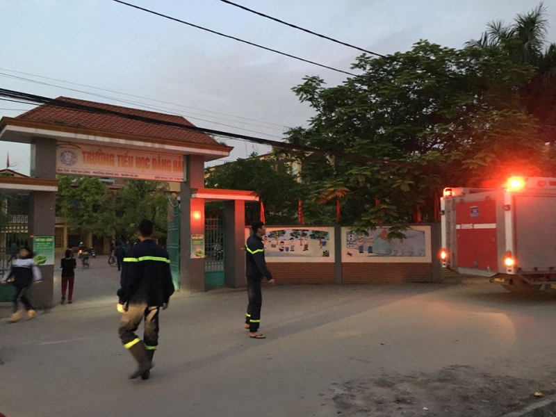 Hải Phòng: Cháy trường tiểu học do đốt rác ngoài khuôn viên