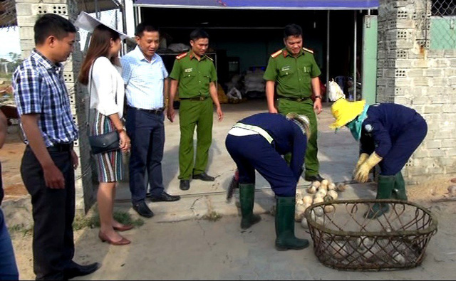 Vụ tẩy trắng dừa bằng hóa chất: Xử phạt và đình chỉ hoạt động sản xuất 5 tháng Vụ tẩy trắng dừa bằng hóa chất: Xử phạt và đình chỉ hoạt động sản xuất 5 tháng