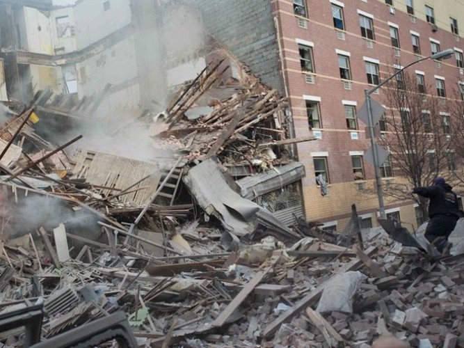 Nếu bạn đang ở trong một tòa nhà, bạn sẽ bị ném vào tường với tốc độ gấp 1,5 lần tốc độ của âm thanh do tòa nhà bị lật nền.