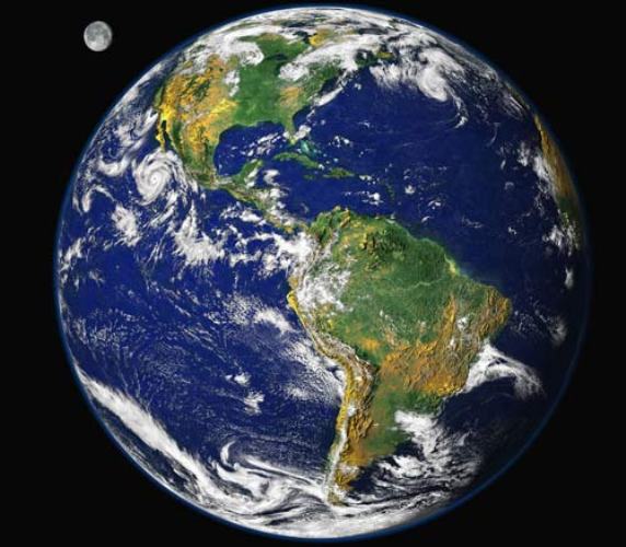 Còn tại nửa tối, không có ánh sáng Mặt trời, thực vật nơi này sẽ không thể quang hợp và phát triển, dẫn tới mất cân bằng sinh thái và ảnh hưởng trực tiếp tới các loài vật nơi đây. Nếu Trái đất ngừng quay đột ngột, bầu khí quyển sẽ vẫn dịch chuyển với tốc độ quay ban đầu của Trái đất ở xích đạo 465m/s (khoảng 1.609km/h). Chúng ta có thể bị quăng đi rất xa - có thể là văng ra khỏi Trái đất.