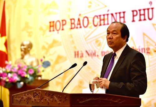 Bộ trưởng, Chủ nhiệm VPCP Mai Tiến Dũng phát biểu mở đầu họp báo. Ảnh VGP/Nhật Bắc