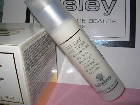 Kem dưỡng ẩm da mặt tốt nhất 2014 của Sisley có thể dùng được mọi ngày trong năm 