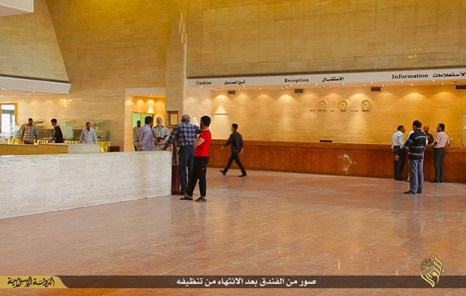 Khu vực lễ tân bên trong khách sạn, nơi dự kiến sẽ phục vụ những nhân vật cấp cao của phiến quân Hồi giáo hoặc diễn ra lễ cưới của các cô dâu thánh chiến với những phần tử cực đoan