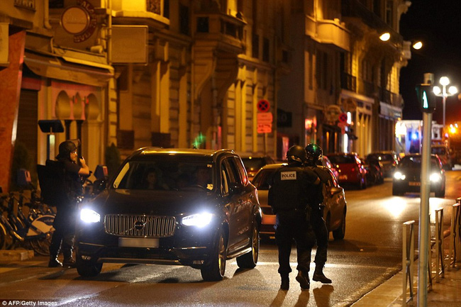 Lực lượng cảnh sát đã được huy động. an ninh đã được thắt chặt trên toàn thành phố và cả nước Pháp. Ảnh AFP