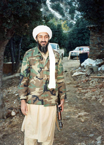 Hình ảnh mang đến một cái nhìn thoáng qua về cuộc sống của bin Laden trong những đường hầm và công sự mà y xây dựng tại vùng núi hẻo lánh Tora Bora ở Afghanistan.