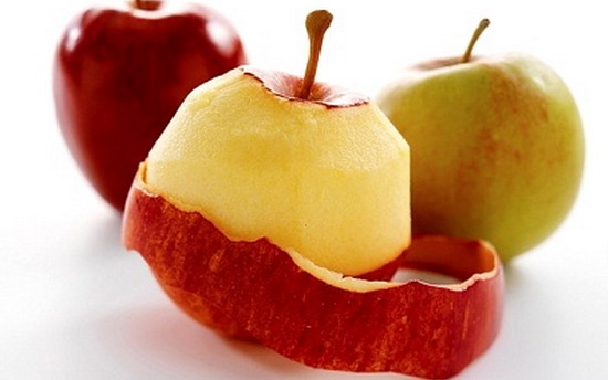 Vỏ táo chứa rất nhiều chất có lợi đối với cơ thể 